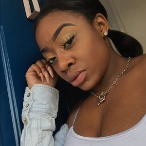 Meet your Posher, Shamya